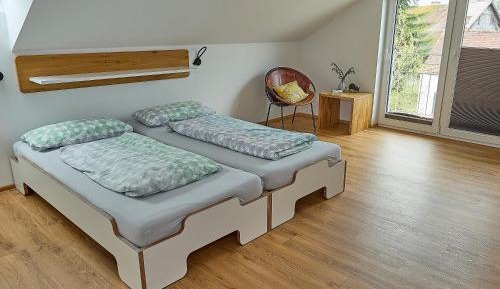 Apartment with Mountain View