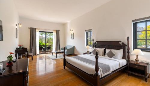 Suite with Mountain View