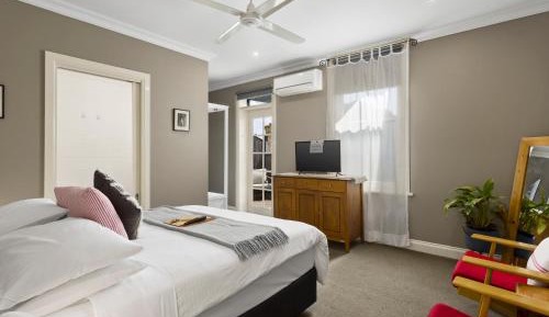 Queen Room with Balcony