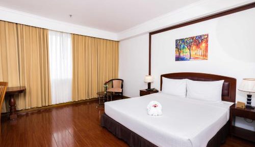 Deluxe King Room with Ocean View