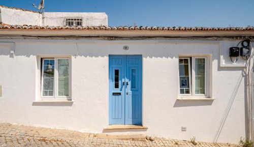 Three-Bedroom Superior Apartment