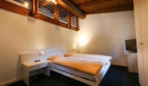 Gallery Quadruple Room