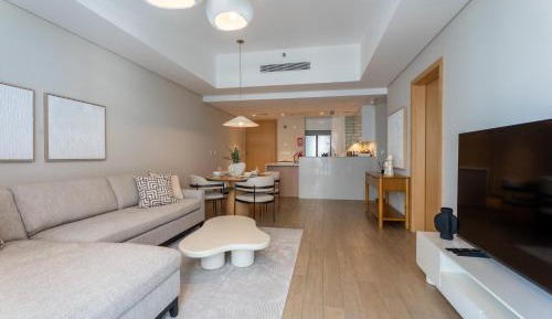 One-Bedroom Apartment with Balcony
