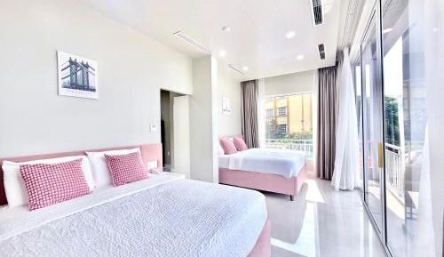 Deluxe Queen Suite
