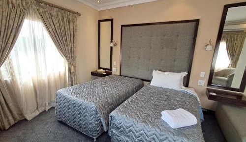 Luxury Twin Room