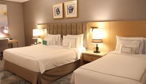   Family Room - Complimentary Luxury Transfers to Jumeirah Beach and Mall of Emirates