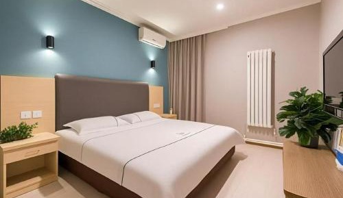 Elegant Queen Room