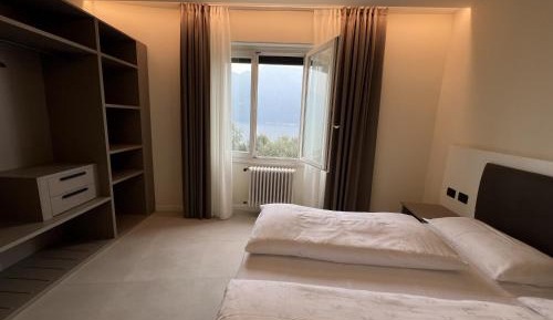 Superior Double Room with Lake View