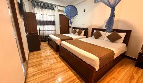 Deluxe Family Room