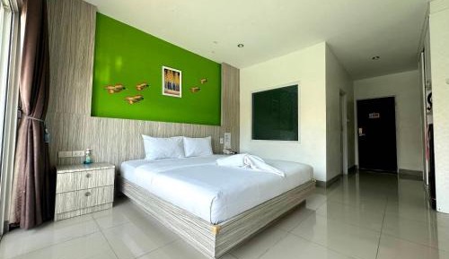 Deluxe Double Room with Pool Access