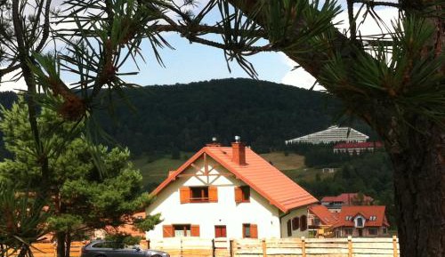  Four Bedroom Villa with Mountain View