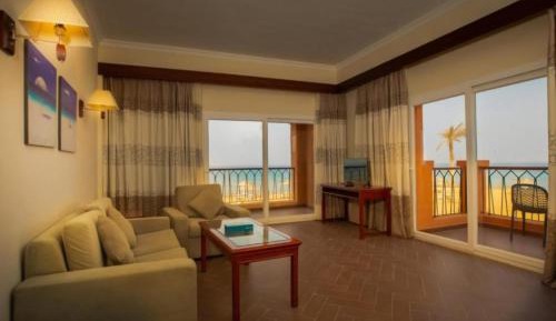 Deluxe Suite with Sea View