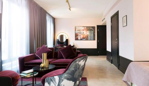 Junior Suite with City View