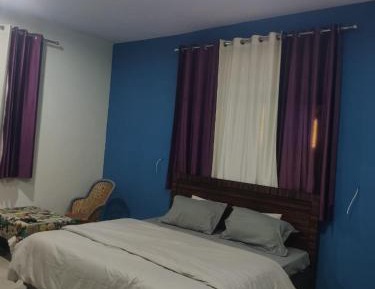 Deluxe Room (2 Adults + 1 Child)