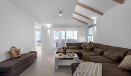 Six-Bedroom Holiday Home