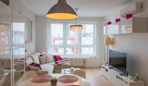 One-Bedroom Apartment with Balcony