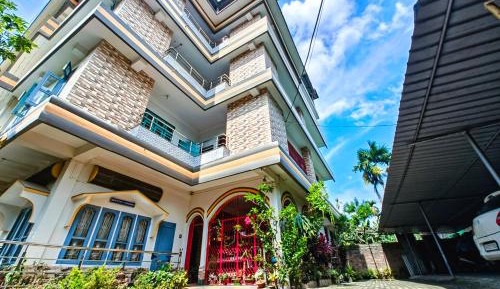Two-Bedroom Deluxe Apartment with Balcony
