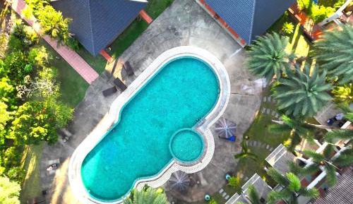 Hillside Deluxe Pool View Room