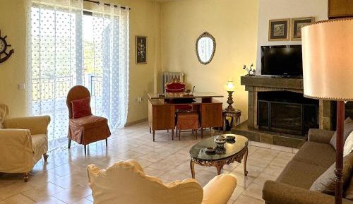 Three-Bedroom Holiday Home 