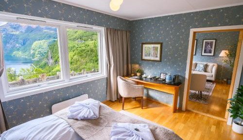 King Suite with Sea View