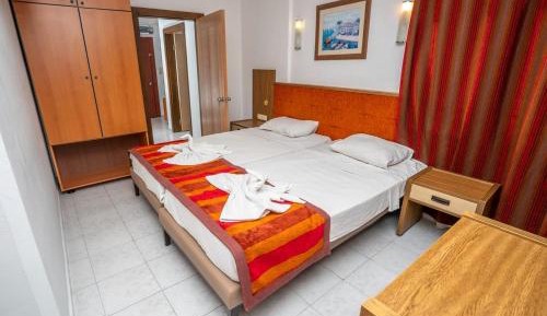 Standard Twin Room with Sea View