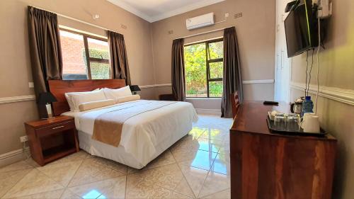Deluxe Queen Room