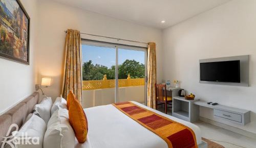 Deluxe Double Room with Balcony