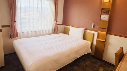 Double Room for Single Use - Non-Smoking