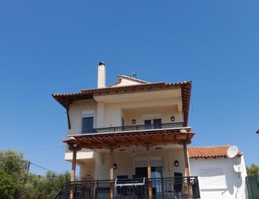 Three-Bedroom Holiday Home 