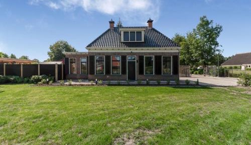Five-Bedroom Holiday Home