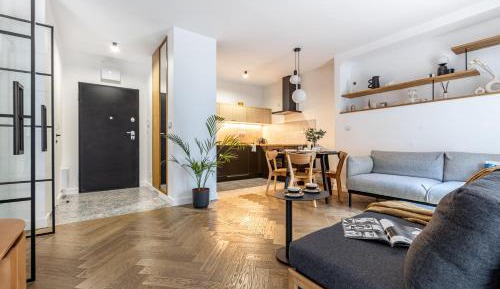One-Bedroom Apartment with Balcony