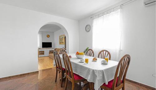 Five-Bedroom Apartment