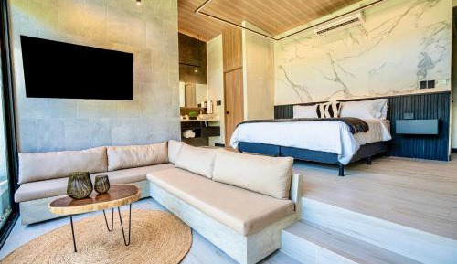 Suite with Private Pool