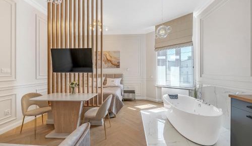 Studio with Spa Bath