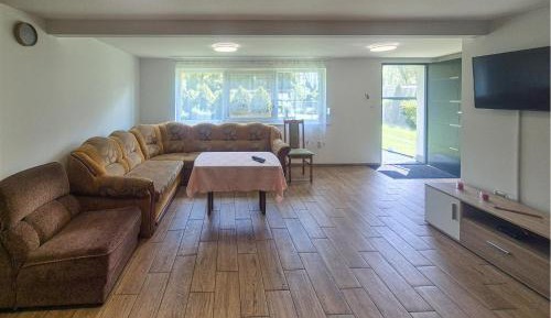 One-Bedroom Holiday Home