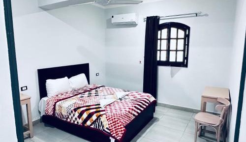 Deluxe Room (2 Adults + 1 Child)