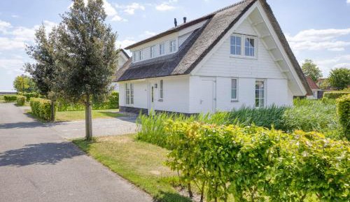 Villa with Garden View