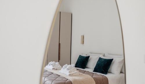 Two-Bedroom Deluxe Apartment with Balcony
