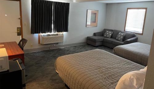 Two Queen Beds Deluxe Room, Non-Smoking