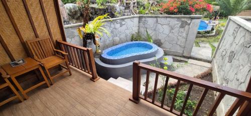 Queen Room with Garden View