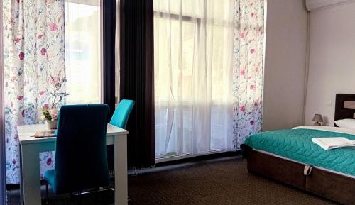 Apartment with Lake View