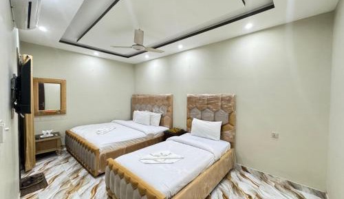 Deluxe Family Room