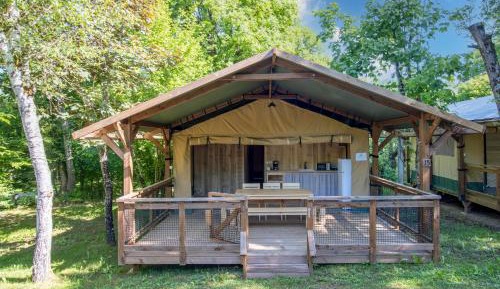 Three-Bedroom Superior Apartment