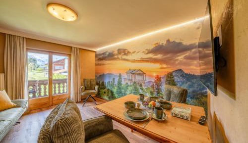 Apartment with Mountain View