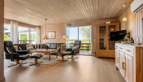 Three-Bedroom Holiday Home 