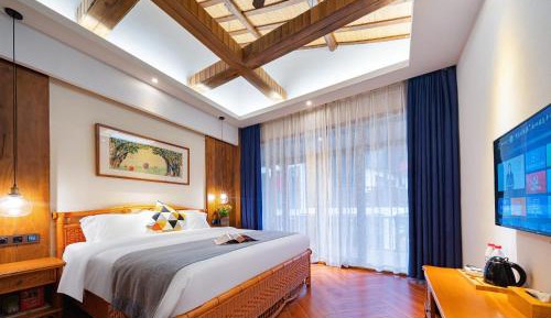 Queen Room with Balcony