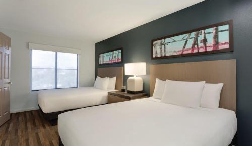 One-Bedroom Suite with Two Queen Beds