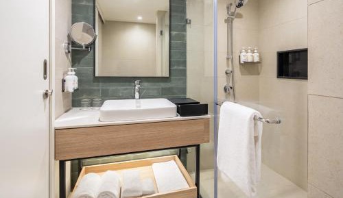 One-Bedroom Suite Pool View