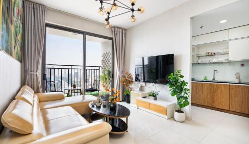 Three-Bedroom Apartment with Balcony