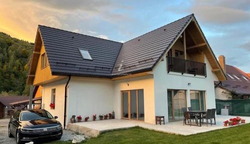 Four-Bedroom Holiday Home